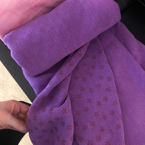 Set of Yoga Mat Towels - Picture 2 of 4